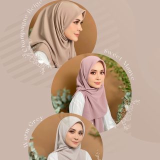YARA Square 70% OFF ✨
Shop thru 📌
• Website : https://www.anggunzara.com/product-category/yara-square/?per_page=%20-1
• Whatsapp : wasap.my/60104595525
•Shopee : anggunzara.os
Kenapa mesti grab YARA Square? 
•Mudah dibentuk & awning on-point
•Lembut dan drape cantik
•Materialnya ringan
•Tidak mudah kedut
•Tidak buat pekak
•Jahitan baby seam yang sangat kemas
#Sale 
#anggunzaraYARA
#Squarescarf #tudungbawal