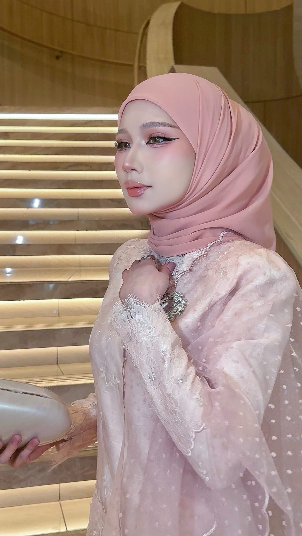 Lovely @vee_elfaiiziens donning our Premium Kate shawl in code APRICOT NUDE ˖ ࣪⊹𐙚
__
More than 100 colors available for our signature Premium Kate. Made with high quality georgette chiffon, we promised the best quality that you won’t feel disappointed. Get yours now!
.
Click link on bio for purchase through our website, official shopee and whatsapp!
#ANGGUNZARApremiumKate